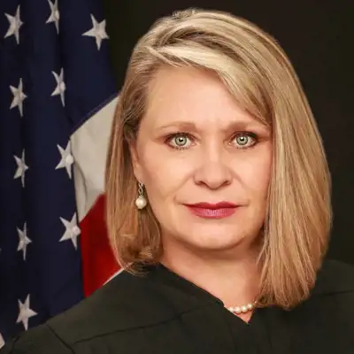 Judge Landee Holloway